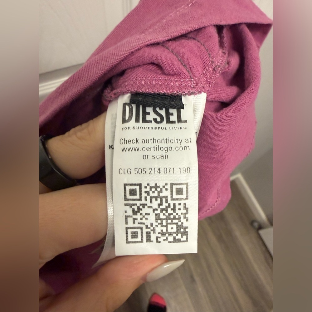 Diesel Vintage Cropped sun-faded T-shirt Womens in Violet Size Small - Picture 5 of 8